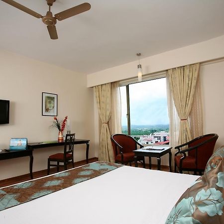 Oh Biz Premier At Leonia Hotel Hyderabad Exterior foto